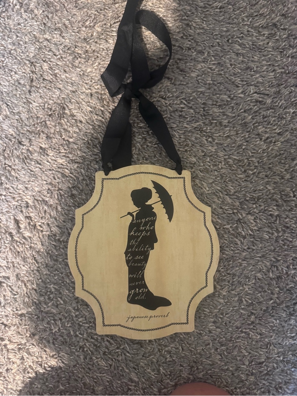 Silhouette Wall Hanging decor in Black and Cream